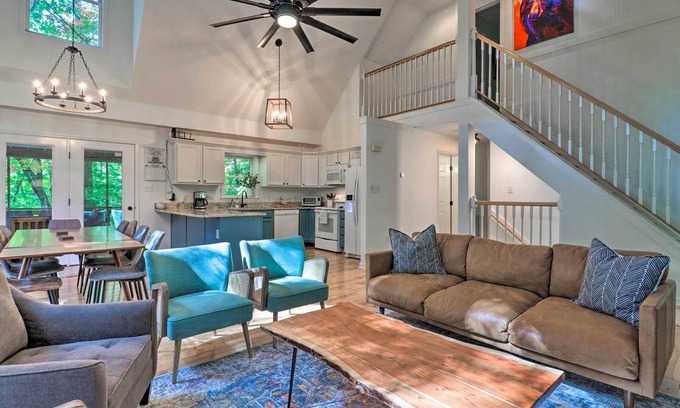 Sapphire House | 2 Mi to Sapphire Resort: Home w/Hot Tub & Games!