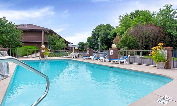 Mount Airy Hotel | 2-Star Hotel ∙ Quality Inn Mount Airy Mayberry