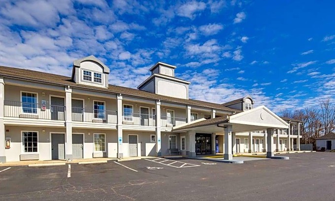 Asheboro Hotel | 2-Star Hotel ∙ SureStay Plus Hotel by Best Western Asheboro