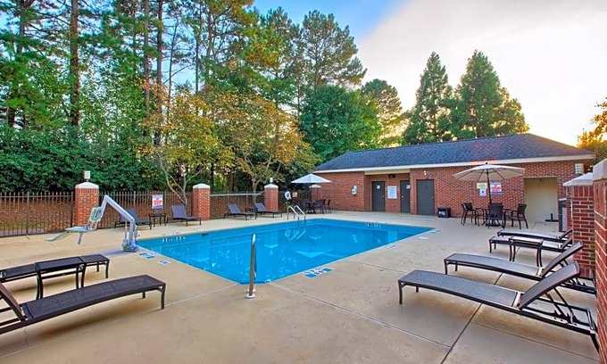 North Raleigh Hotel | 2-Star Hotel ∙ Holiday Inn Express Hotel & Suites Raleigh North - Wake Forest, an IHG Hotel