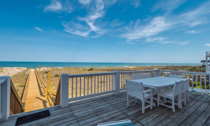 Kure Beach House | 201 m² House ∙ 3 bedrooms ∙ 8 guests