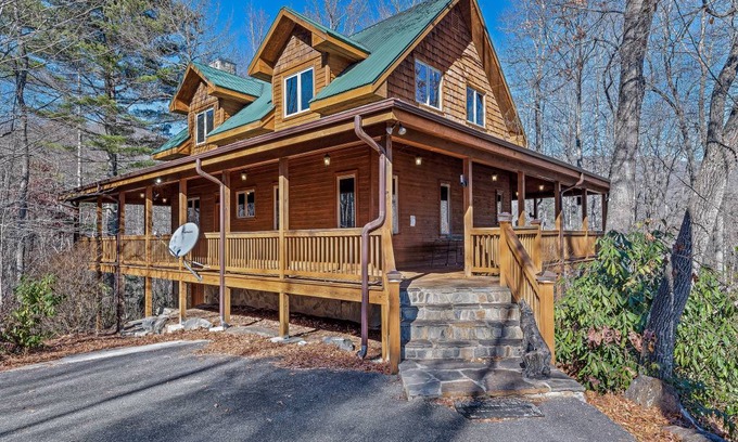 Tuckasegee House | 201 m² House ∙ 3 bedrooms ∙ 8 guests