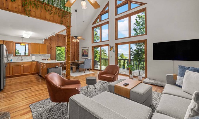 Skyland House | 211 m² House ∙ 3 bedrooms ∙ 6 guests