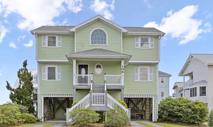 Village of Stump Sound House | 216 m² House ∙ 4 bedrooms ∙ 12 guests