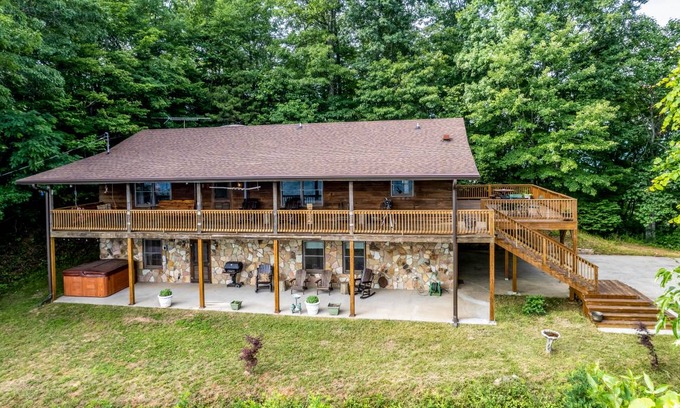 Franklin Cabin | 220 m² Cabin ∙ 4 bedrooms ∙ 10 guests