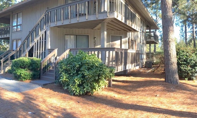 Foxfire Condo | 222 Foxkroft Dr. Foxfire Village Golf Front Condo 2/2 Sleeps 6 Swimming Pool