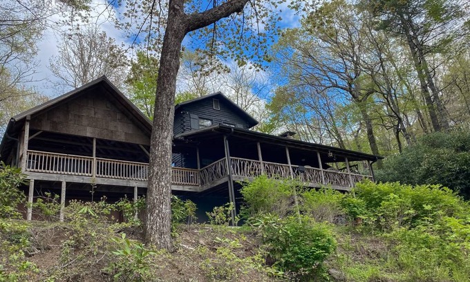 Lake Toxaway House | 231 m² House ∙ 5 bedrooms ∙ 12 guests