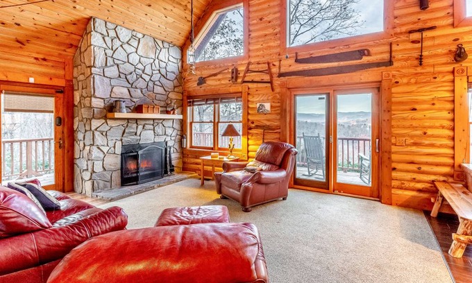 Sylva House | 232 m² House ∙ 2 bedrooms ∙ 6 guests