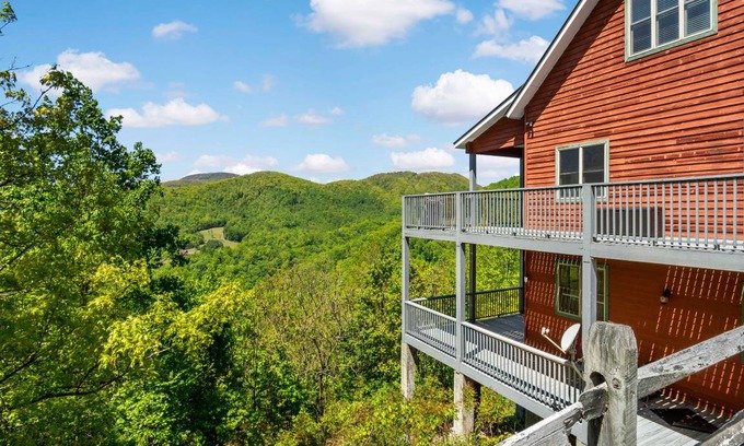Skyland House | 232 m² House ∙ 4 bedrooms ∙ 8 guests