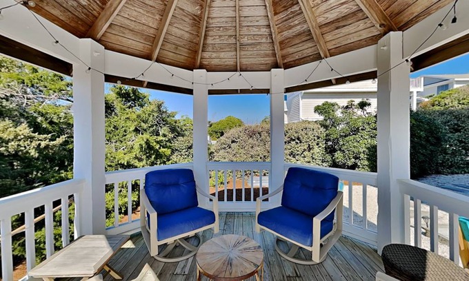 Topsail Beach House | 232 m² House ∙ 3 bedrooms ∙ 6 guests