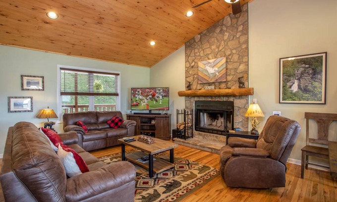 Banner Elk Cabin | 243 m² Cabin ∙ 4 bedrooms ∙ 11 guests