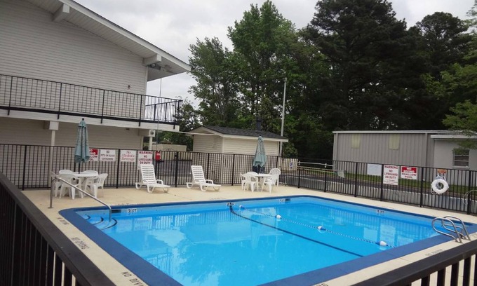 Goldsboro Hotel | 247 m² Motel ∙ 127 guests