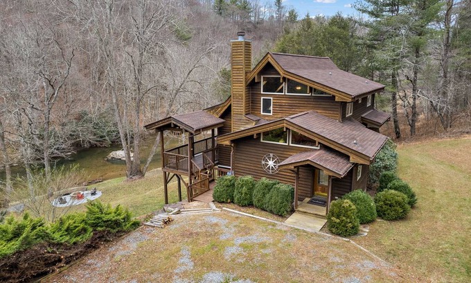 Boone Cabin | 248 m² Cabin ∙ 3 bedrooms ∙ 10 guests