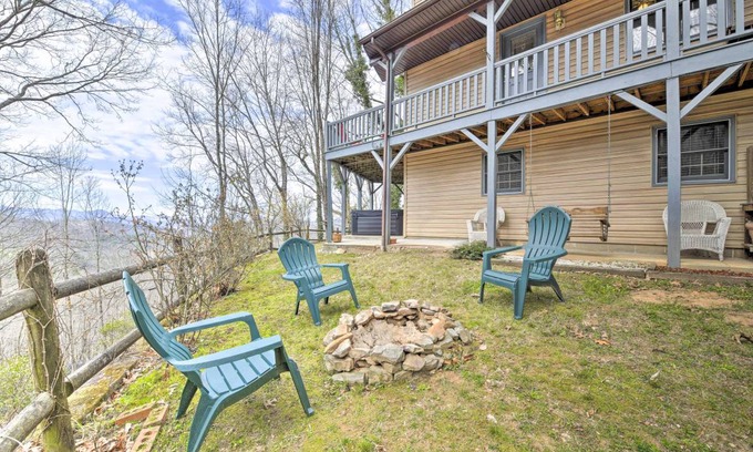 Bryson City House | 250 m² House ∙ 2 bedrooms ∙ 6 guests