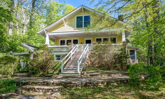 Montreat House | 252 m² House ∙ 4 bedrooms ∙ 12 guests