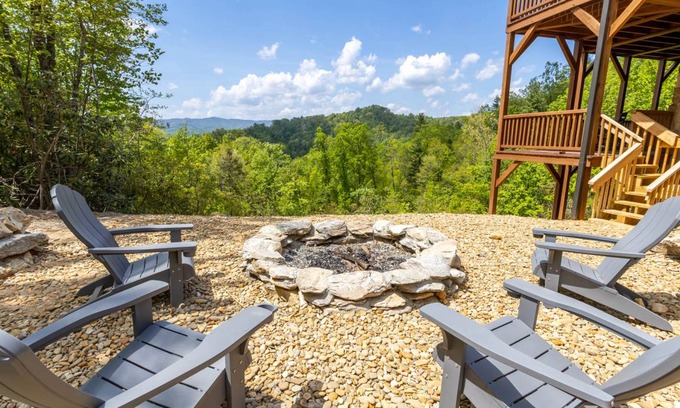 Lenoir Cabin | 255 m² Cabin ∙ 3 bedrooms ∙ 11 guests