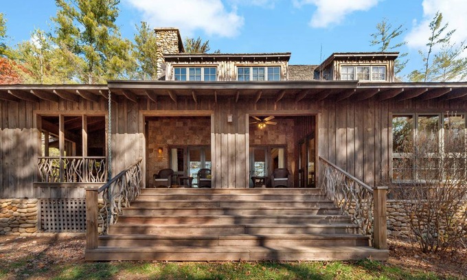 Nebo House | 260 m² House ∙ 3 bedrooms ∙ 8 guests