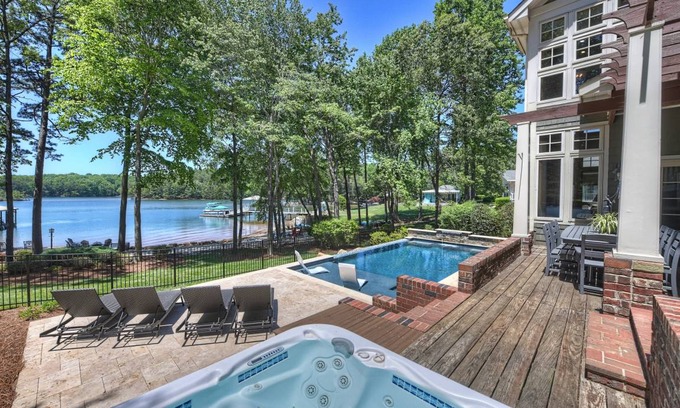 Lake Norman of Catawba House | 269 m² House ∙ 5 bedrooms ∙ 14 guests
