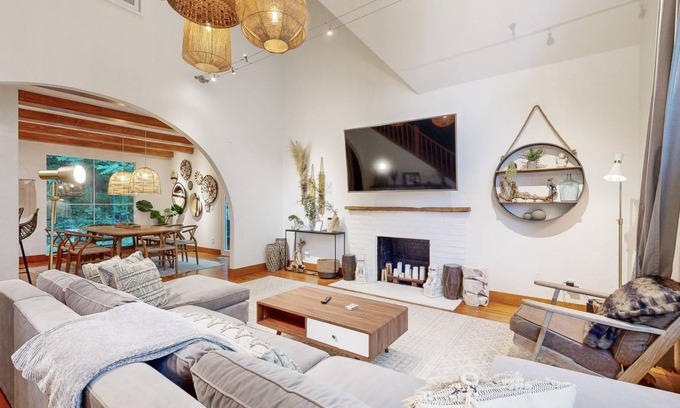 Asheville House | 279 m² House ∙ 4 bedrooms ∙ 10 guests