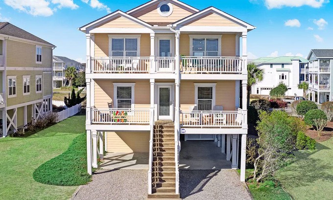 Holden Beach House | 280 m² House ∙ 5 bedrooms ∙ 14 guests