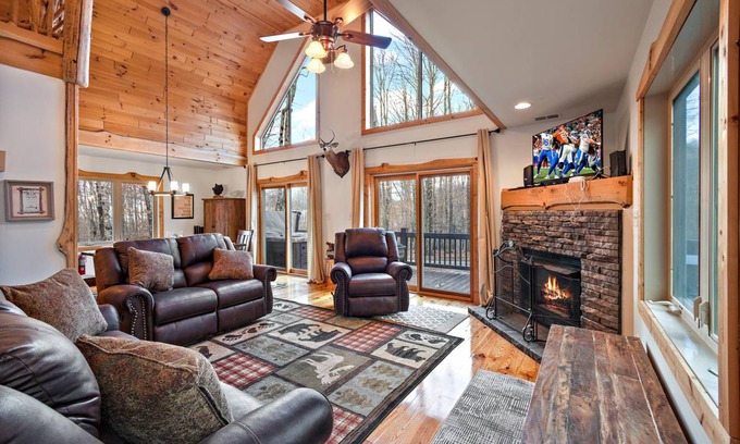 Charter Hills Cabin | 295 m² Cabin ∙ 5 bedrooms ∙ 11 guests