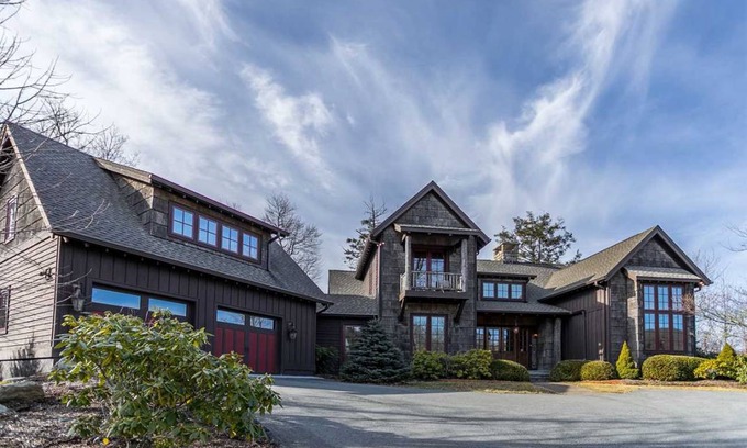 Newland House | 297 m² House ∙ 3 bedrooms ∙ 12 guests
