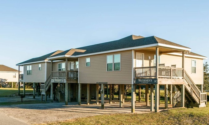 Waves Apartment | 3-bedroom, 2-bathroom apartment. Walk to beach and access to REAL Watersports