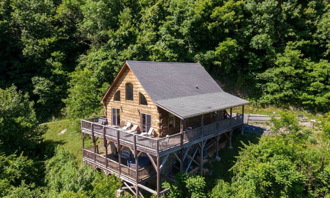 Boone Cabin | 3 Peaks Lodge - Charming Pet Friendly Cabin with great views, hot tub and pool table!