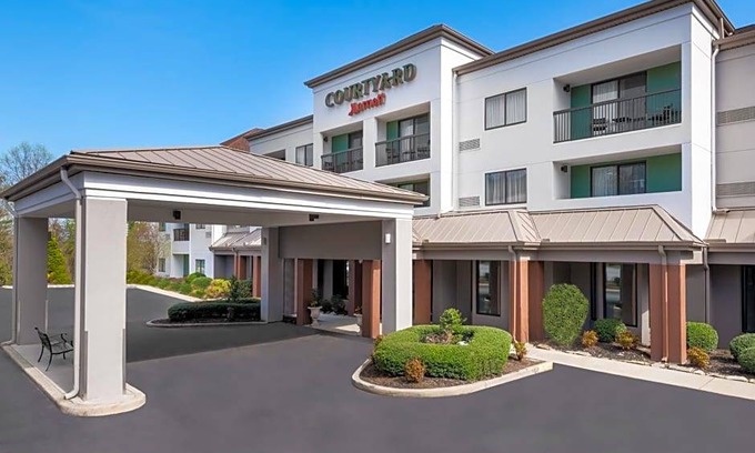 Asheville Hotel | 3-Star Hotel ∙ Courtyard Asheville