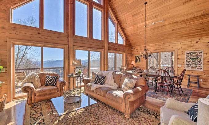 Waynesville House | 302 m² House ∙ 4 bedrooms ∙ 14 guests