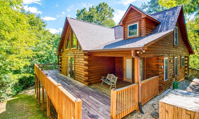 Lake Lure House | 307 m² House ∙ 3 bedrooms ∙ 12 guests