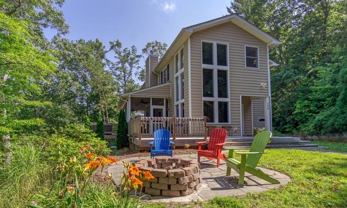 Fairview House | 309 m² House ∙ 3 bedrooms ∙ 10 guests