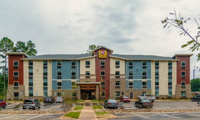 Huntersville Hotel | 31 m² Hotel ∙ 7 guests