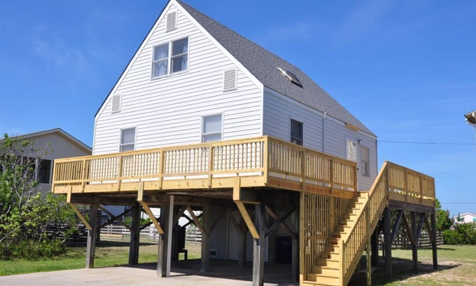 South Nags Head House | 319 - South Nags Head with Wrap-Around Decking and Deeded Beach Access!
