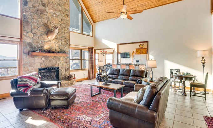 Hayesville House | 321 m² House ∙ 4 bedrooms ∙ 12 guests