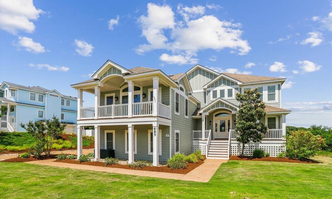 Corolla House | 325 m² House ∙ 4 bedrooms ∙ 10 guests