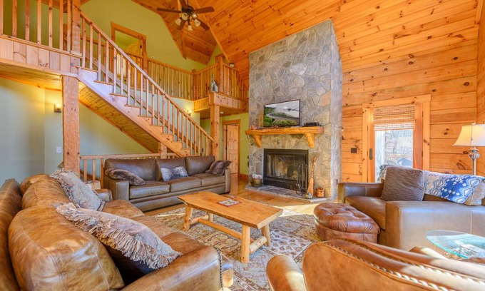 Boone Cabin | 328 m² Cabin ∙ 3 bedrooms ∙ 8 guests
