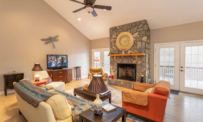 Village on the New Cabin | 329 m² Cabin ∙ 4 bedrooms ∙ 11 guests