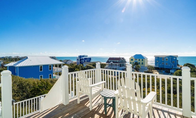 Emerald Isle House | 330 m² House ∙ 6 bedrooms ∙ 17 guests