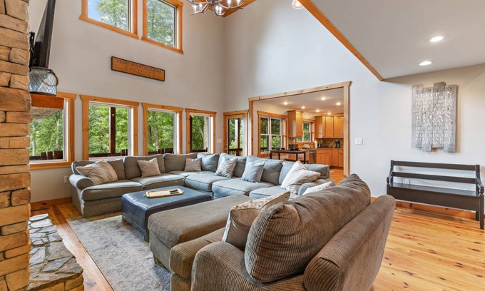 Vilas Cabin | 335 m² Lodge ∙ 4 bedrooms ∙ 14 guests