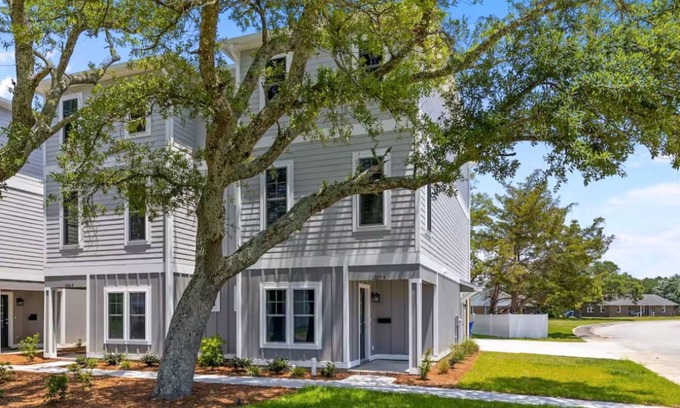 Morehead City House | 335 m² Maisonette ∙ 6 bedrooms ∙ 12 guests