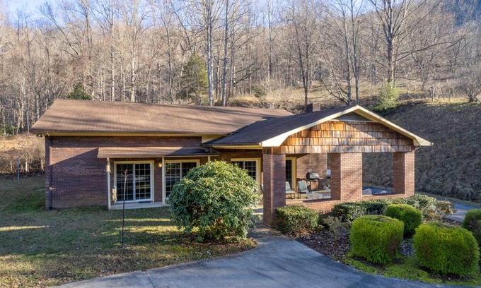 Sylva House | 344 m² House ∙ 4 bedrooms ∙ 9 guests