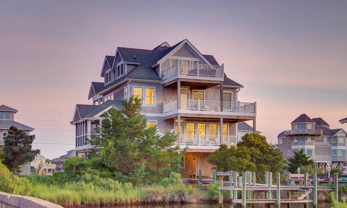 Brigands' Bay House | 349 m² House ∙ 4 bedrooms ∙ 8 guests