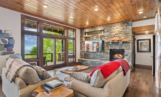 Beech Mountain Cabin | 358 m² Cabin ∙ 5 bedrooms ∙ 12 guests