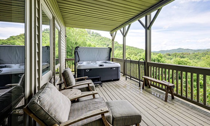 Cullowhee House | 371 m² House ∙ 4 bedrooms ∙ 14 guests