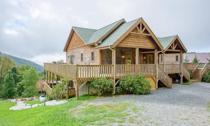 Boone Cabin | 372 m² Cabin ∙ 4 bedrooms ∙ 14 guests