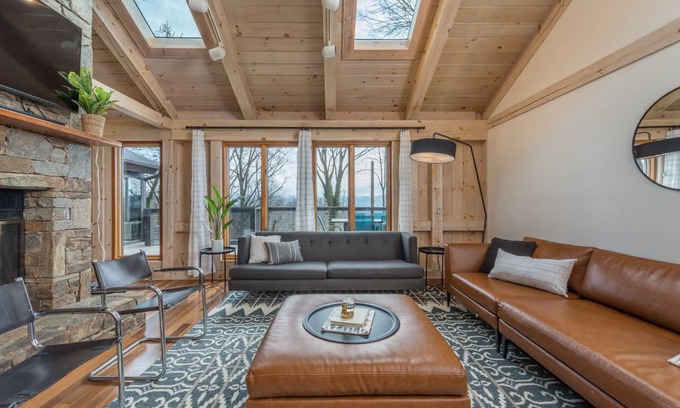 Royal Pines House | 390 m² House ∙ 6 bedrooms ∙ 10 guests