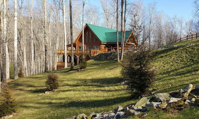 Maggie Valley House | 418 m² House ∙ 4 bedrooms ∙ 9 guests