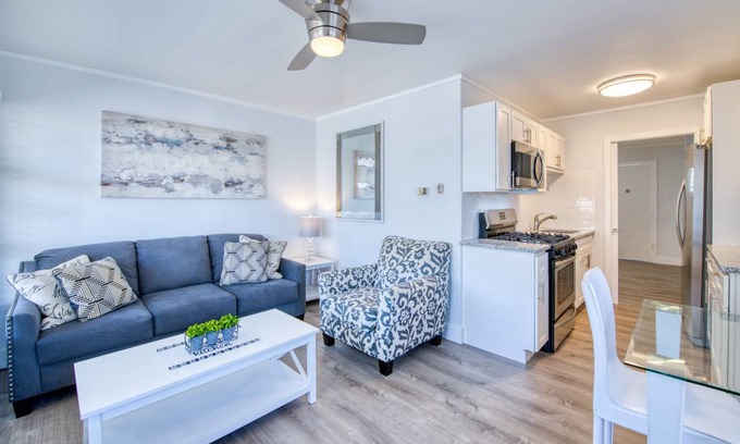 Flat Rock Condo | 42 m² Condo ∙ 1 bedroom ∙ 4 guests