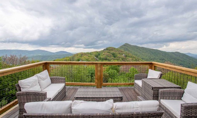 Seven Devils Cabin | 439 m² Cabin ∙ 5 bedrooms ∙ 11 guests